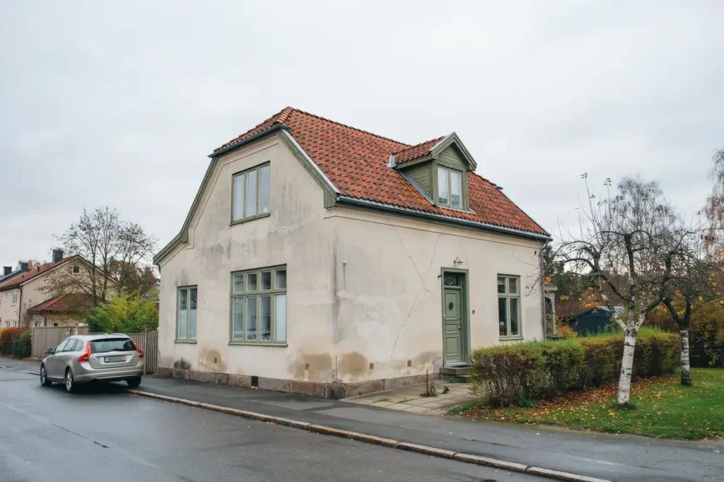 s ttningsskador i huset s uppt cker du tidiga tecken och planerar r tt tg rder