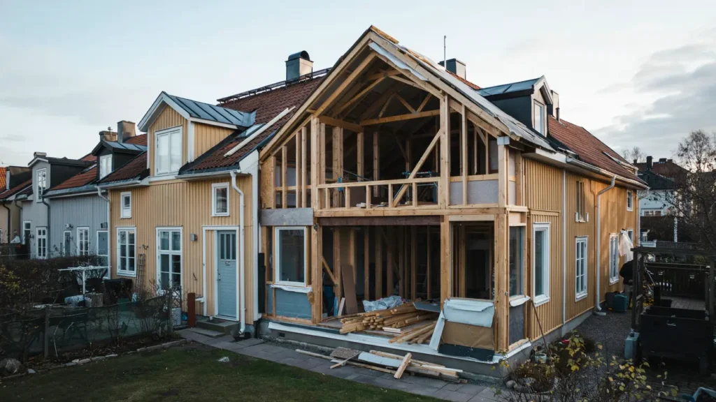 teruppbyggnad av kollapsad balkong och gavel p radhus